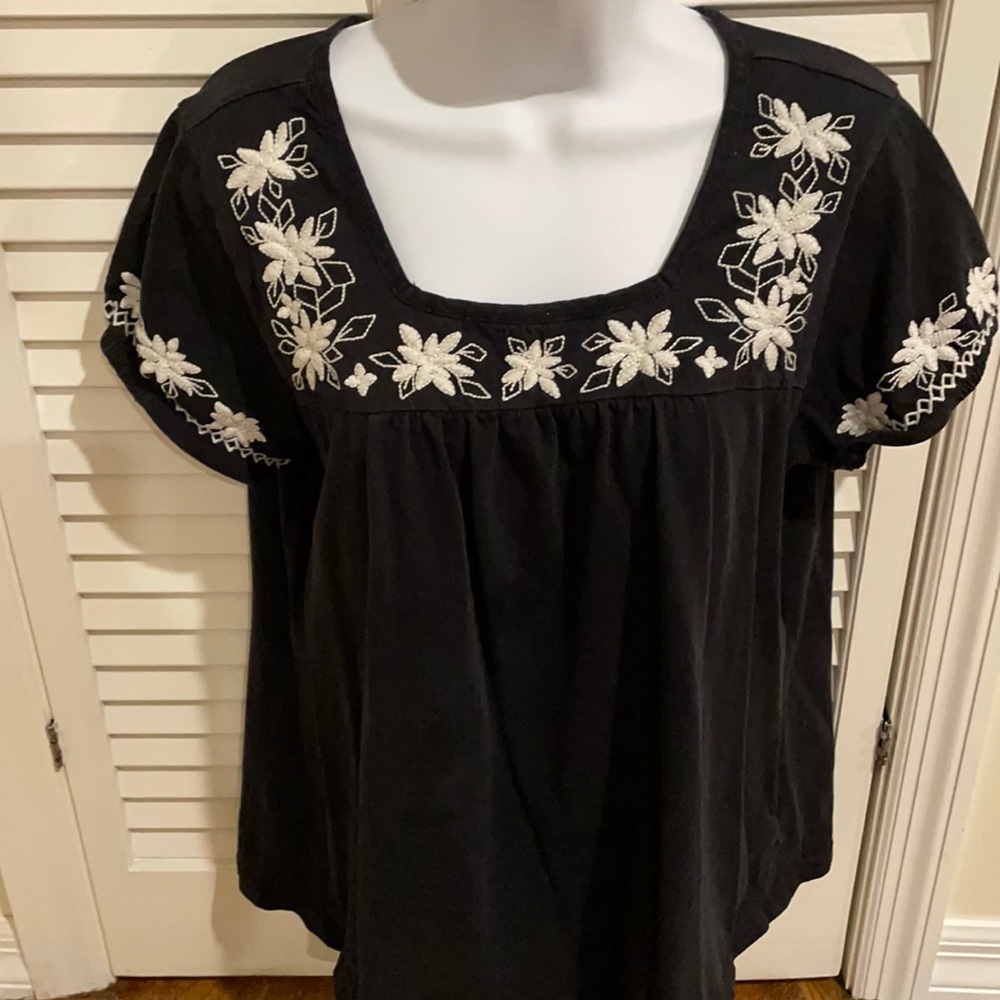 Pretty and comfortable embroidered top